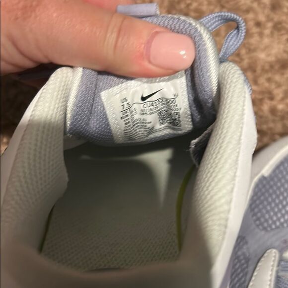 Nike Air Max Sneakers in Light Gray and White - Picture 4 of 5